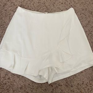 Princess polly white ruffle skort